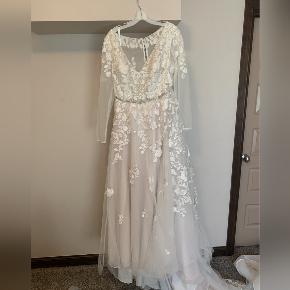 Galina Signature Wedding Dress